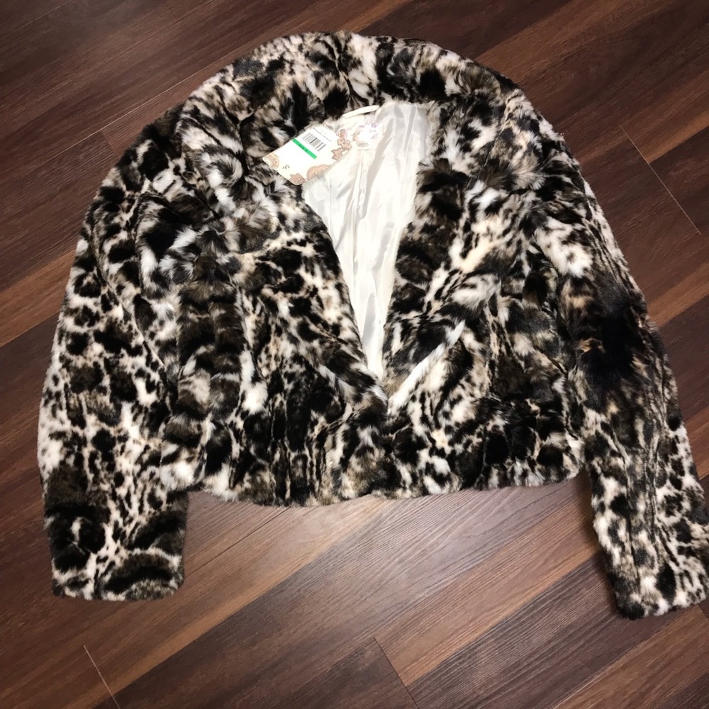 Band Of The Free Cropped Animal Print Faux Fur Jacket NWT - Picture 2 of 7